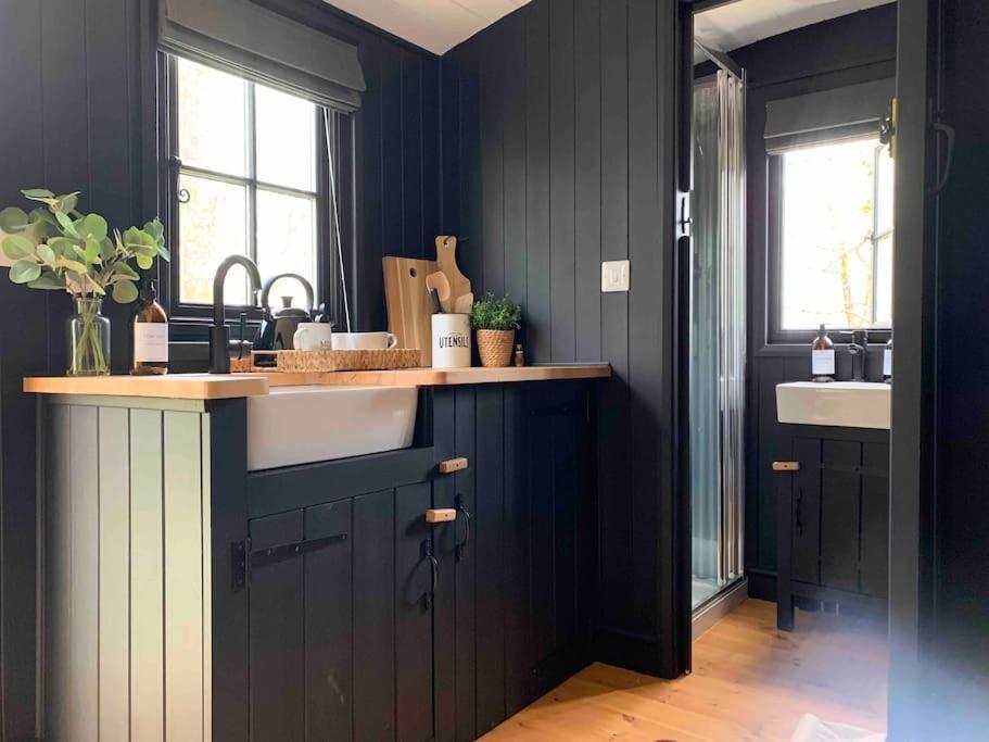 Cornwall Woodland Shepherd'S Hut - Dennis Hut Bodmin Eksteriør bilde