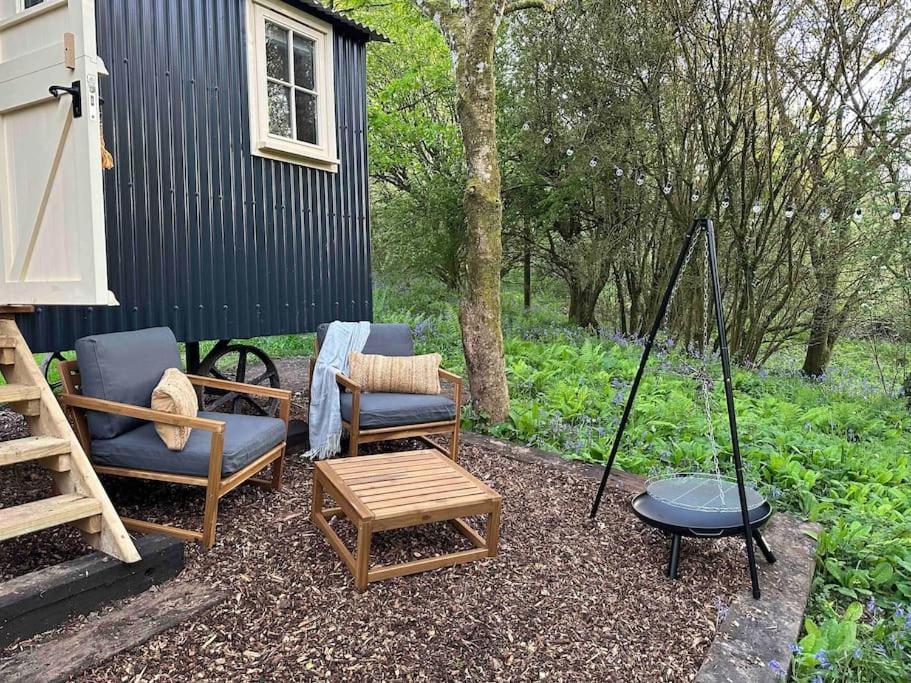 Cornwall Woodland Shepherd'S Hut - Dennis Hut Bodmin Eksteriør bilde
