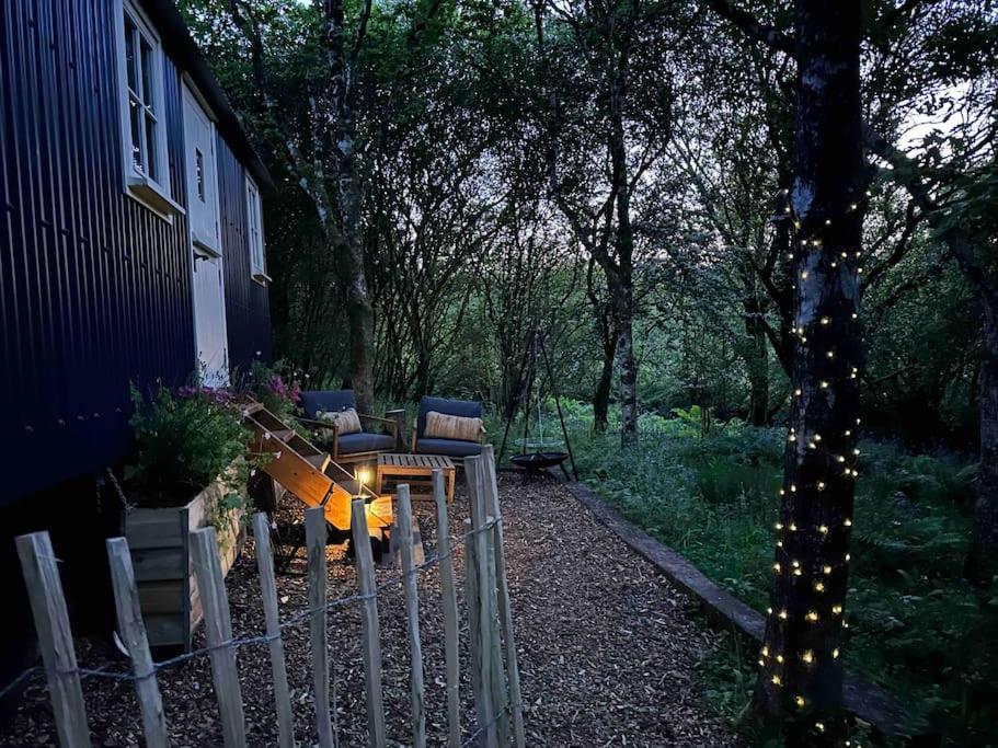 Cornwall Woodland Shepherd'S Hut - Dennis Hut Bodmin Eksteriør bilde
